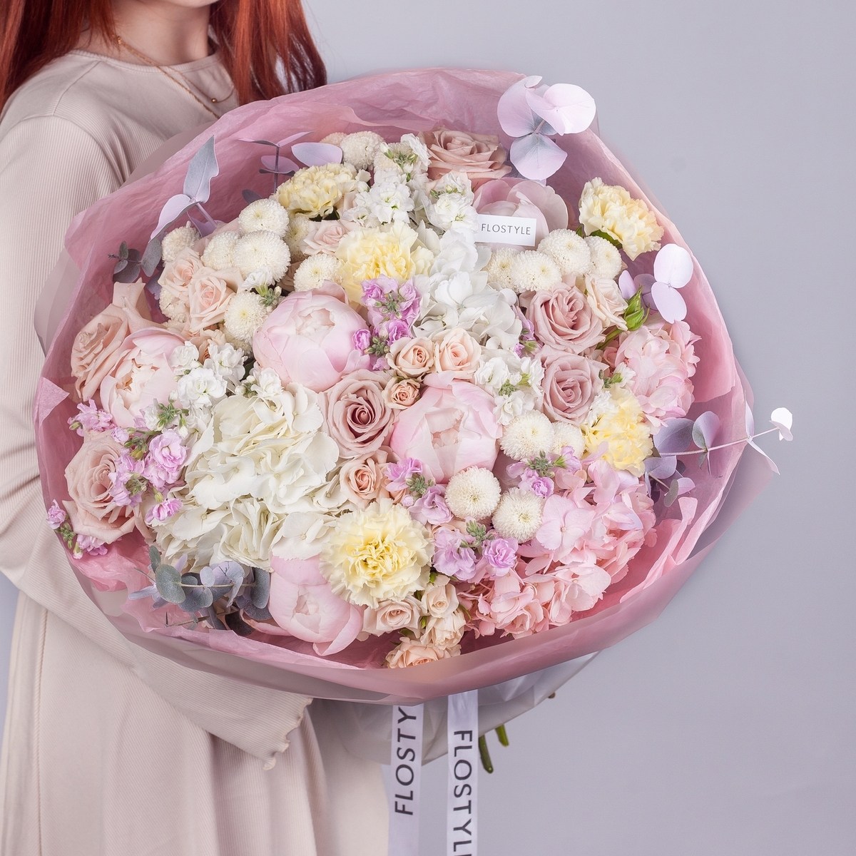 bolshoj buket s pionami i gortenziej 5